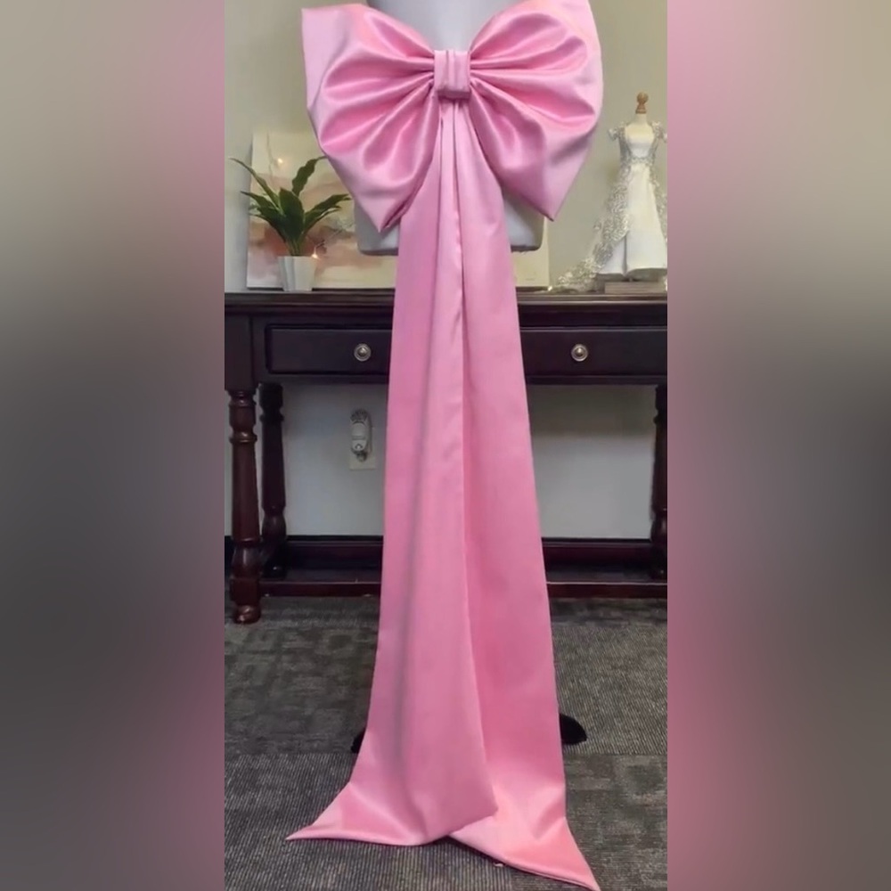 Chic Pink Satin Dress Bow